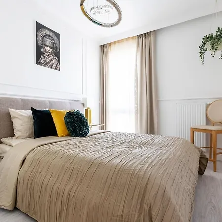 Amber Old Town Apartment
